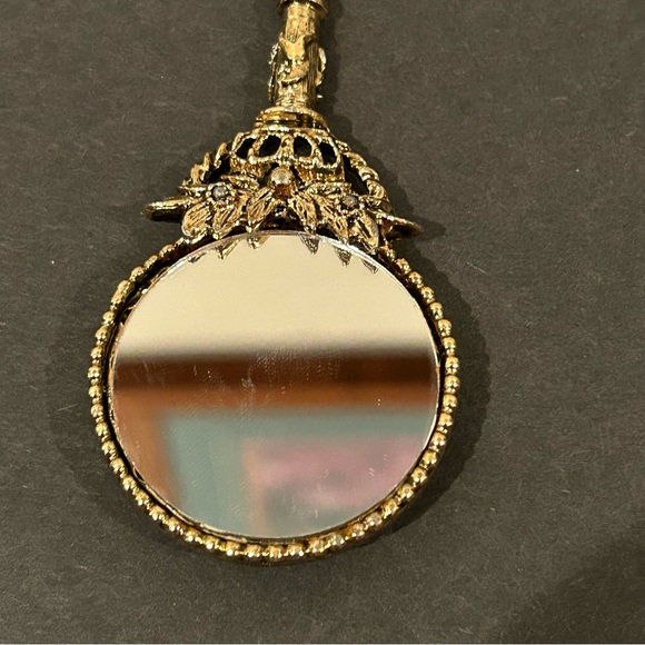 Vintage Cameo Mirror Necklace - Picture 4 of 7